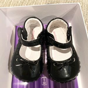 Baby girl size 0-6mo patent black Pediped shoes